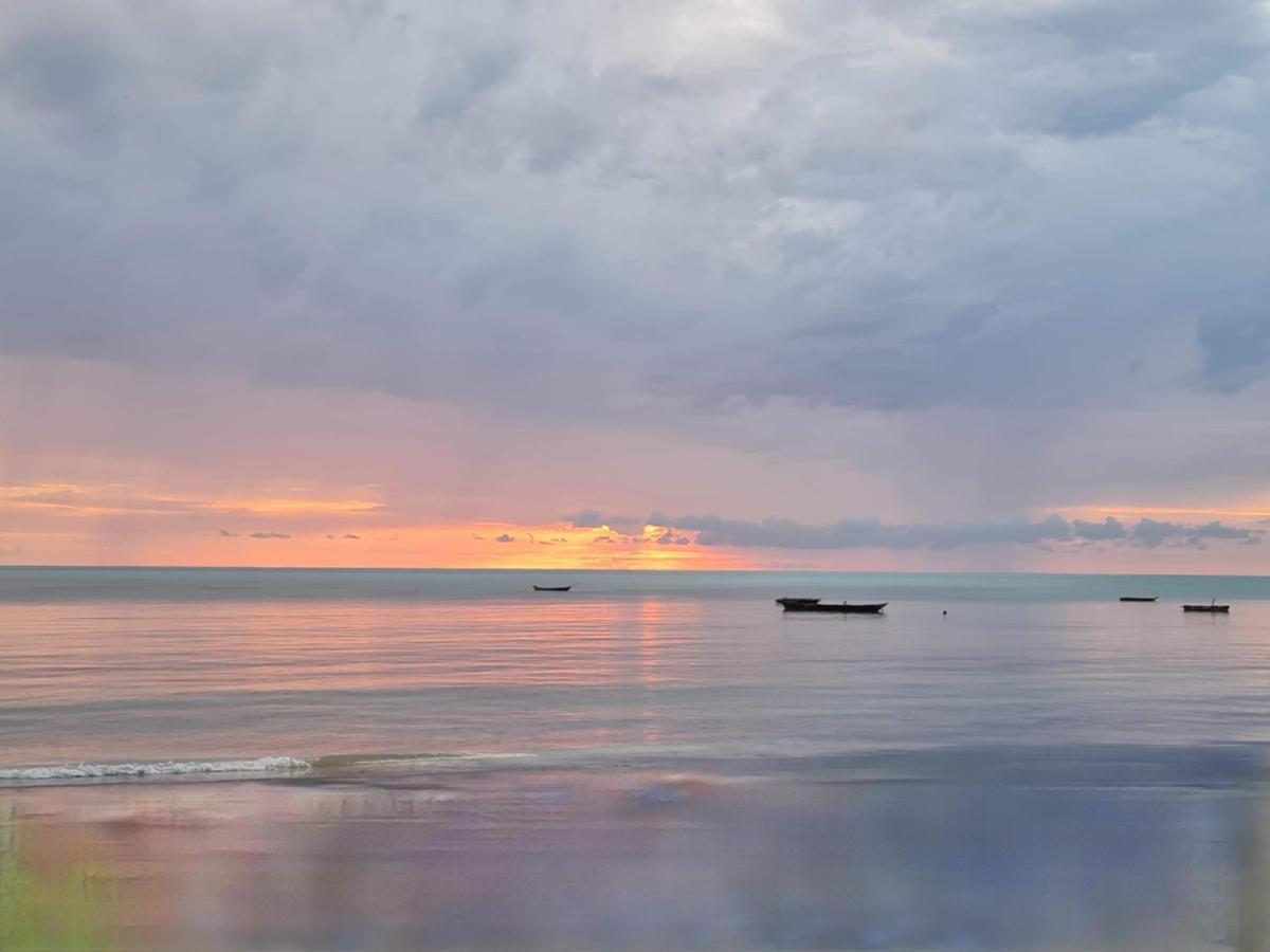 Beachfront Villa Ladha Ya Zanzibar ジャンビアニ エクステリア 写真