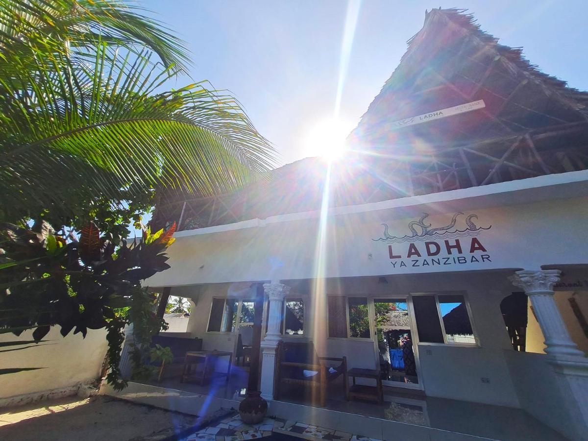 Beachfront Villa Ladha Ya Zanzibar ジャンビアニ エクステリア 写真