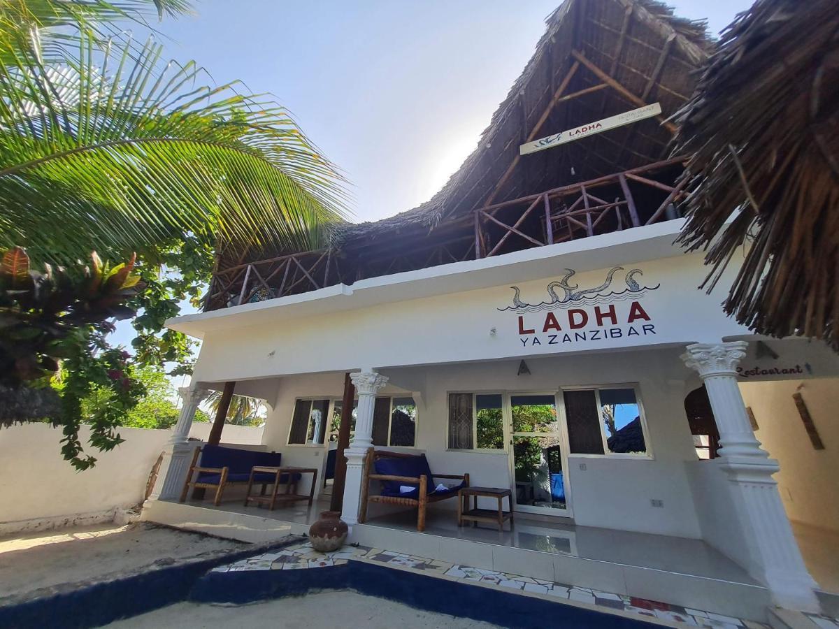 Beachfront Villa Ladha Ya Zanzibar ジャンビアニ エクステリア 写真