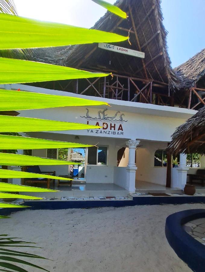 Beachfront Villa Ladha Ya Zanzibar ジャンビアニ エクステリア 写真