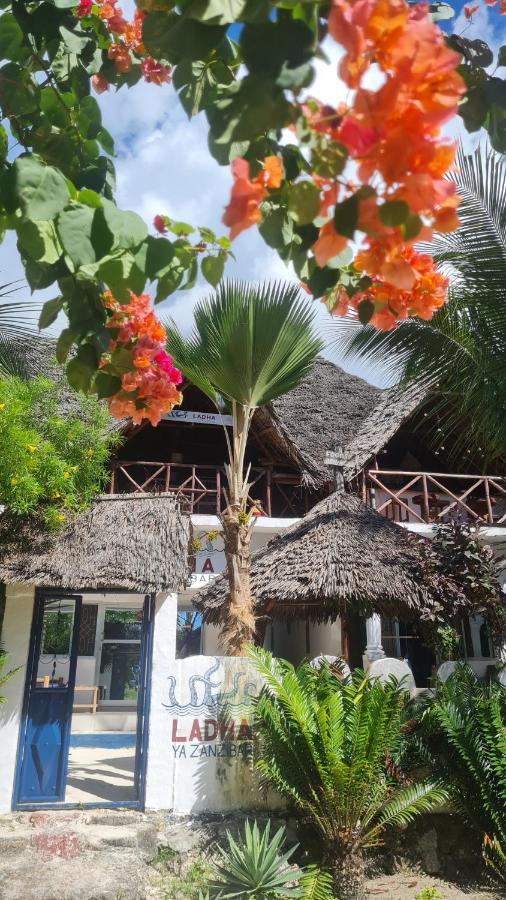 Beachfront Villa Ladha Ya Zanzibar ジャンビアニ エクステリア 写真
